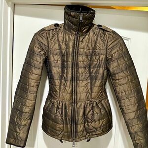 Gorgeous fitted Burberry jacket with leather trim